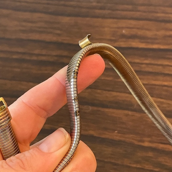 Vintage 1970s crossover metal belt, approx 31”, unique clasp and look - Picture 4 of 9